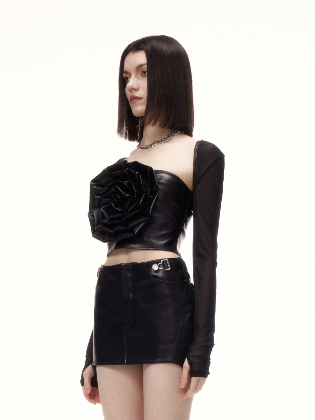 ROSEES TOP in black