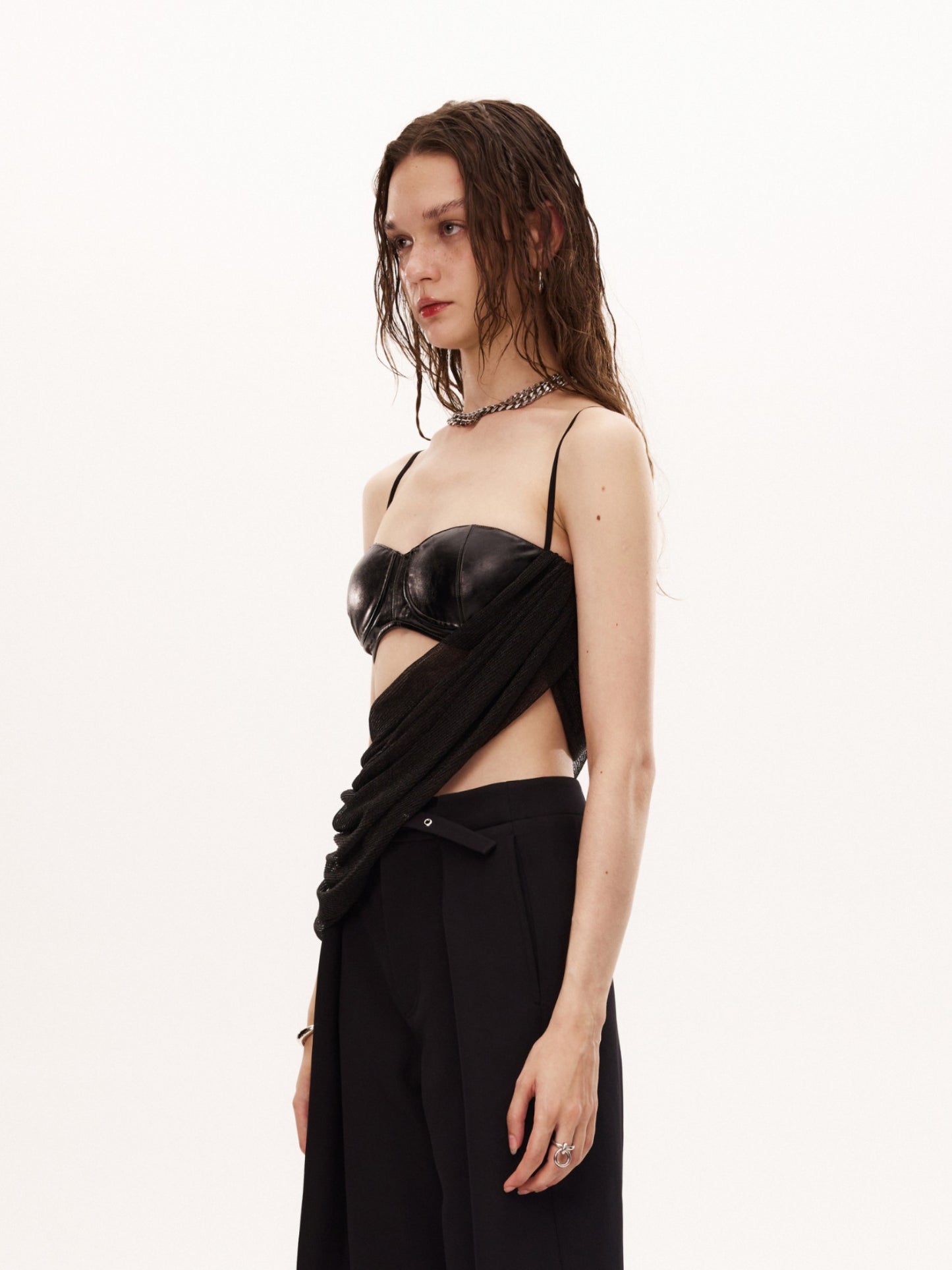 YADIN TOP in black