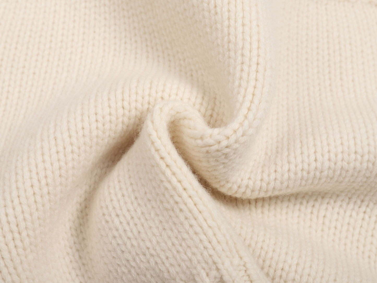 YUMOS TOP in white