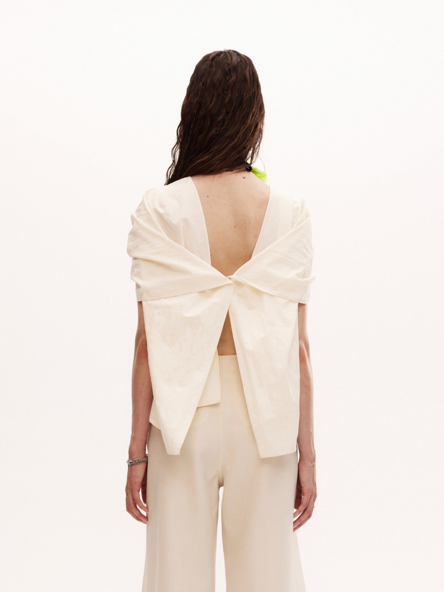 PION TOP in cream