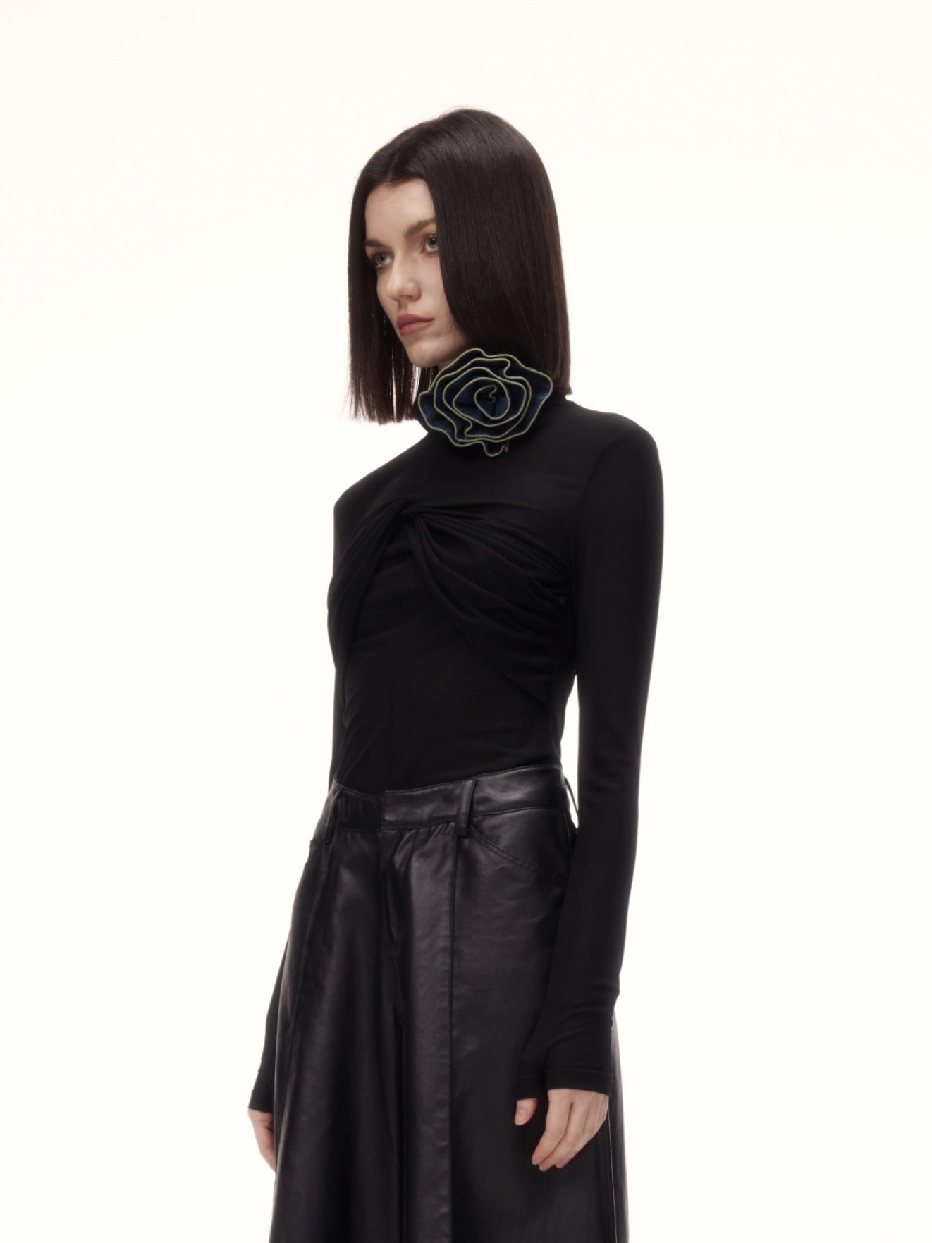 WENOOS TOP in black