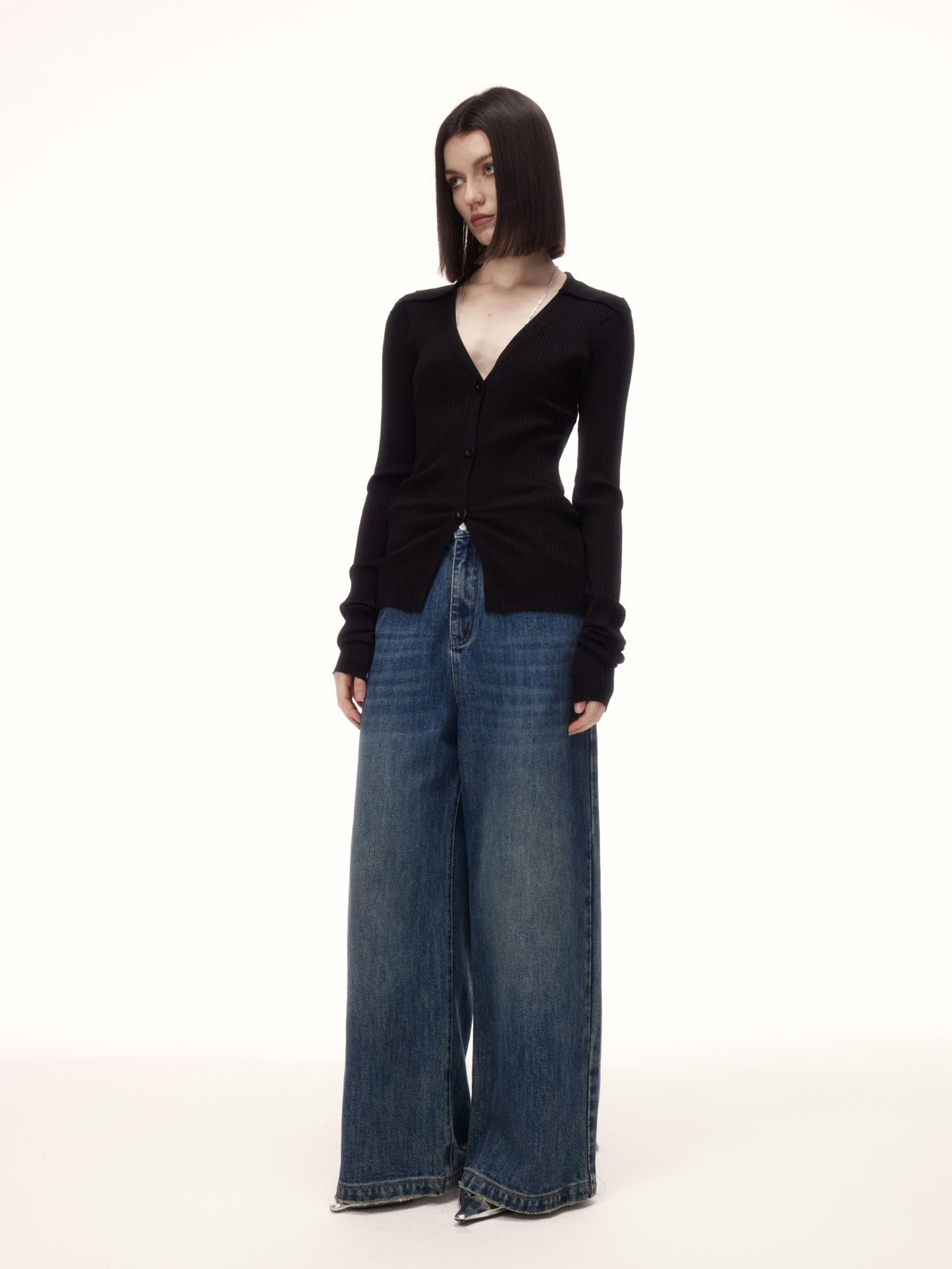 MIGQ TOP in black
