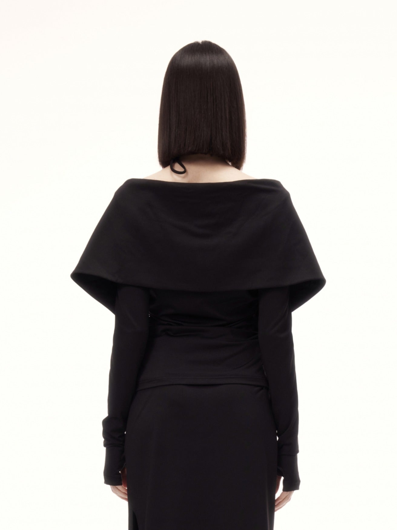 TONG TOP in black