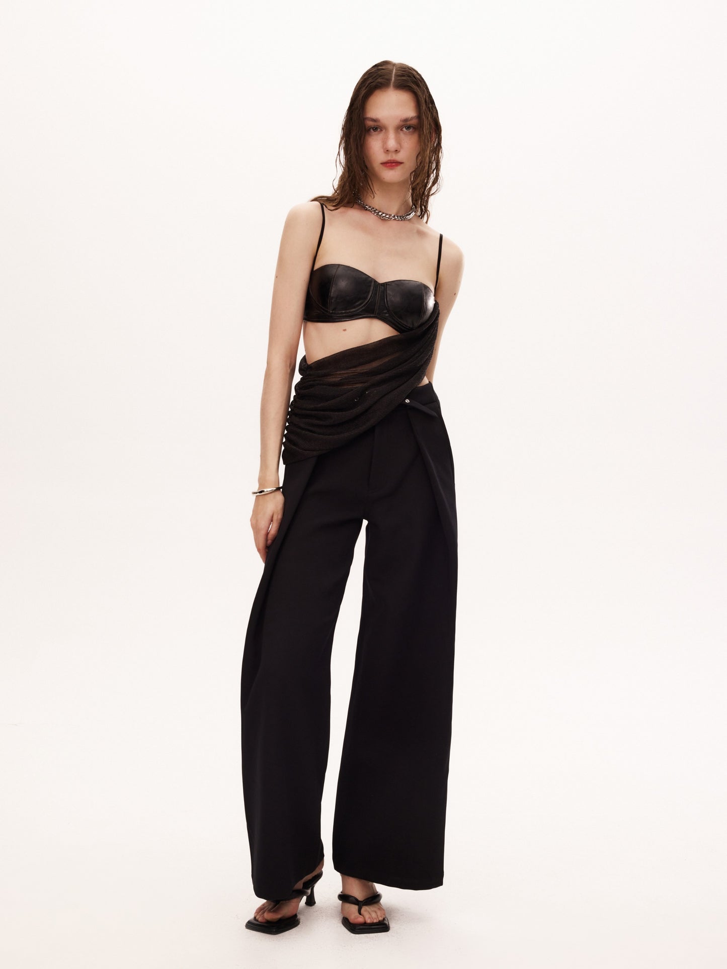 YADIN TOP in black