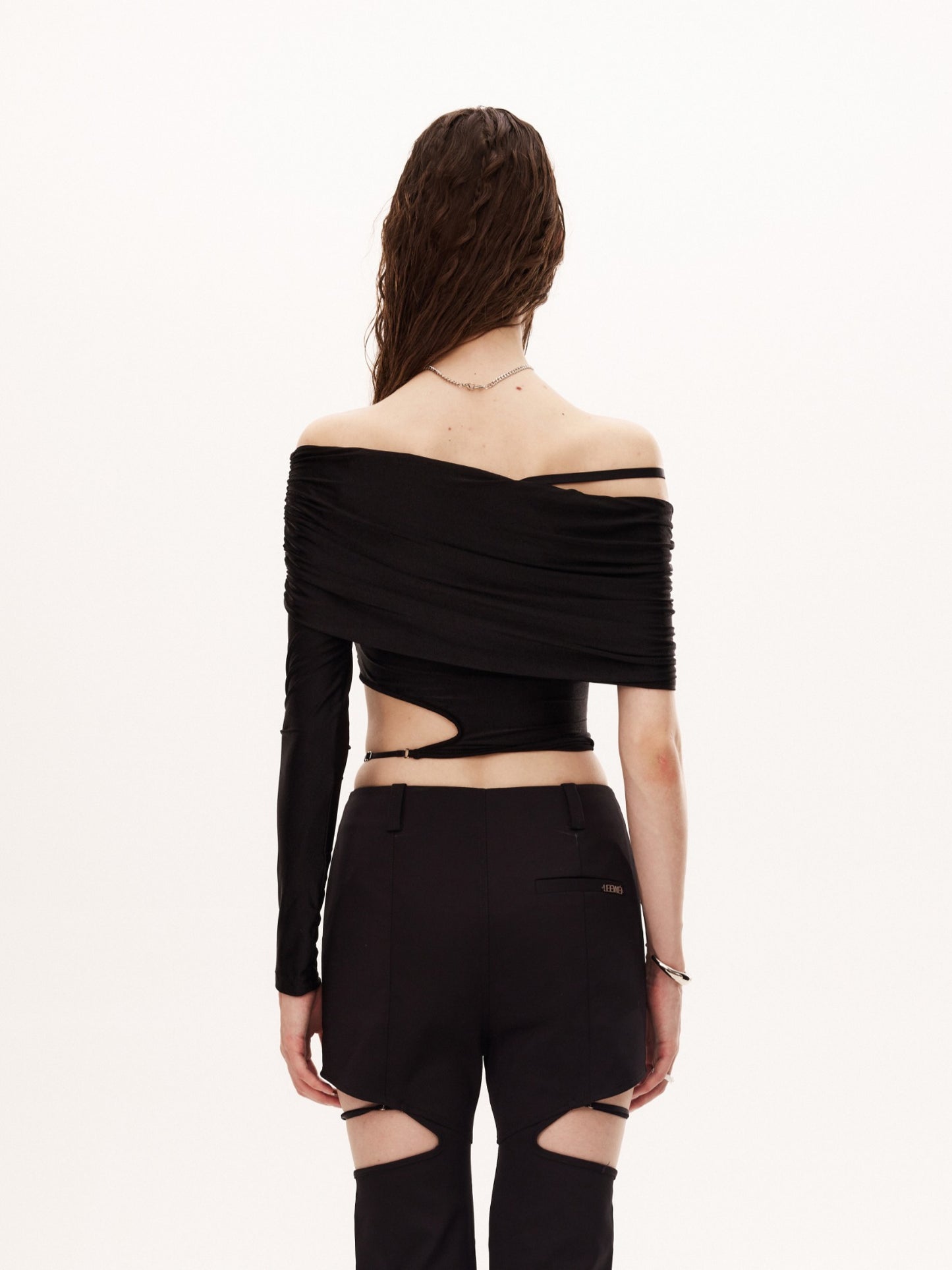 DUEC TOP in black