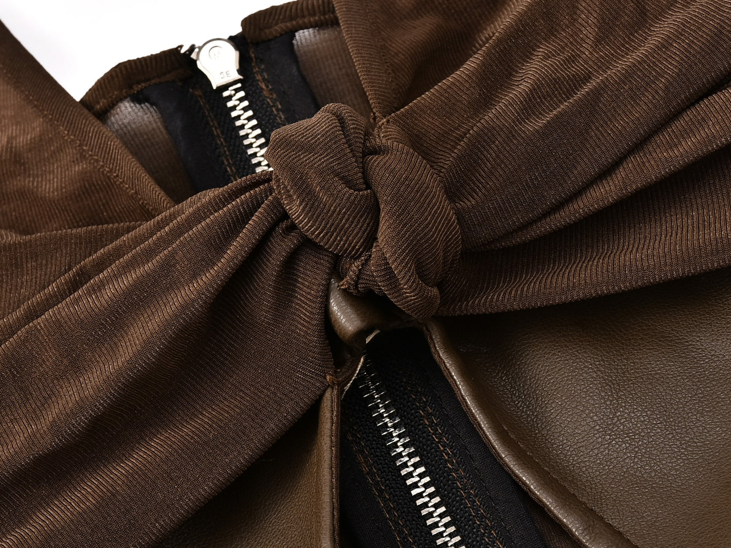 GIAY TOP in brown