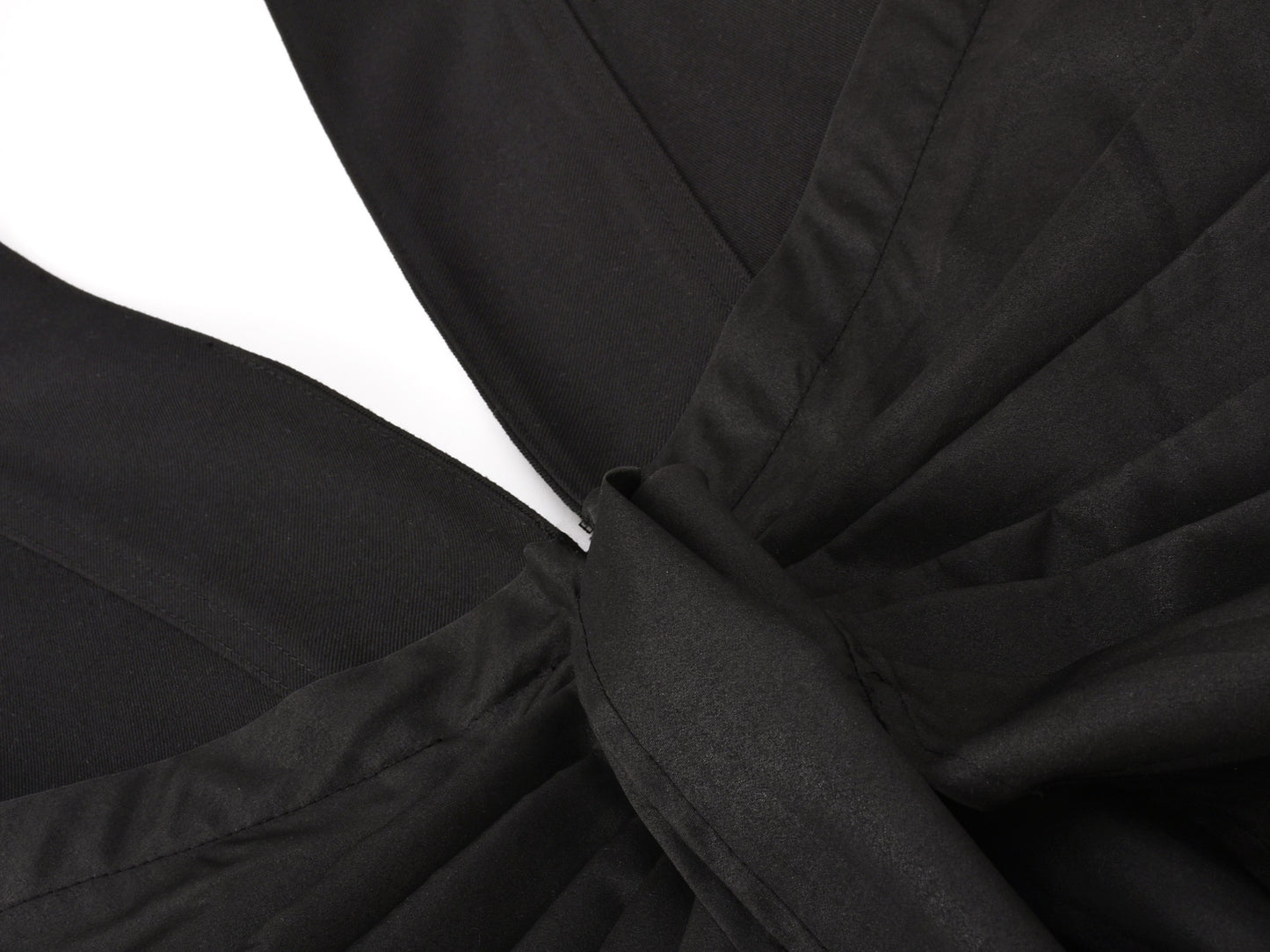 AUGO TOP in black