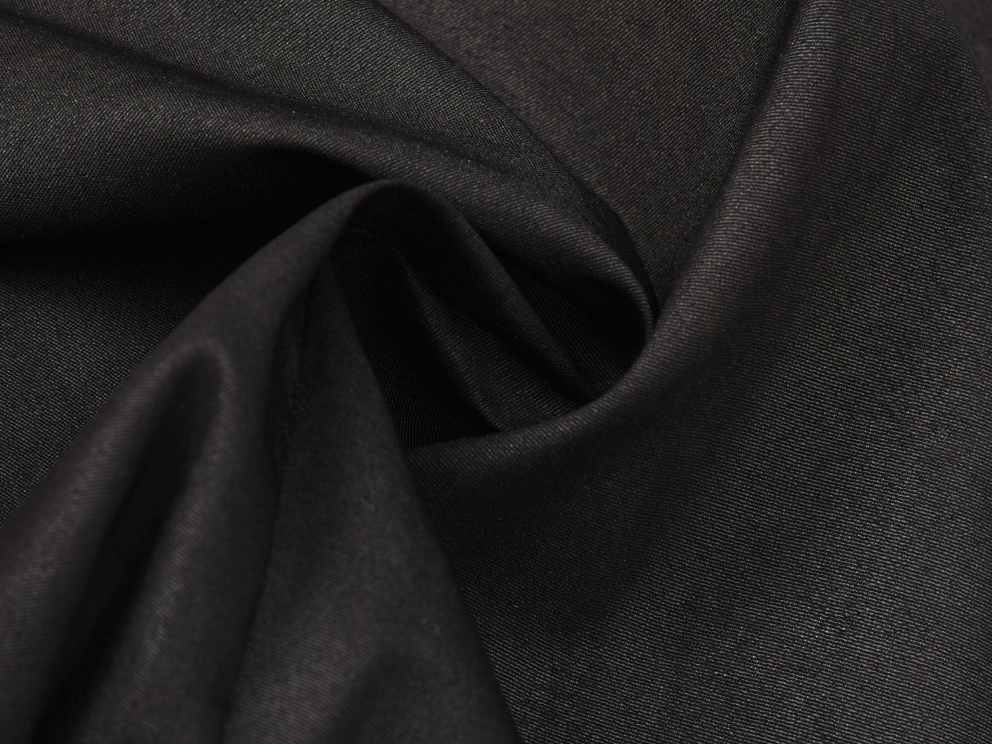 AUGO TOP in black