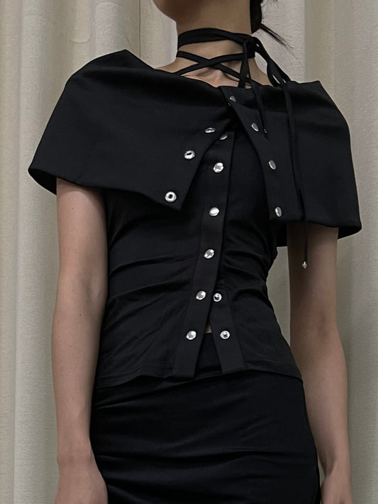 TONG TOP in black